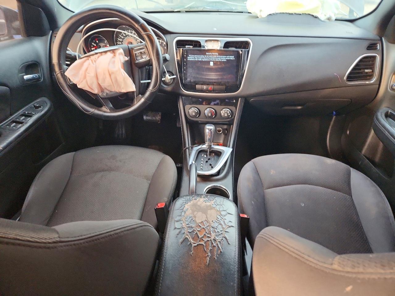 2014 Chrysler 200 lx