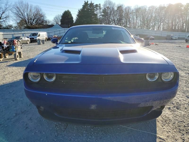 2020 Dodge Challenger sxt