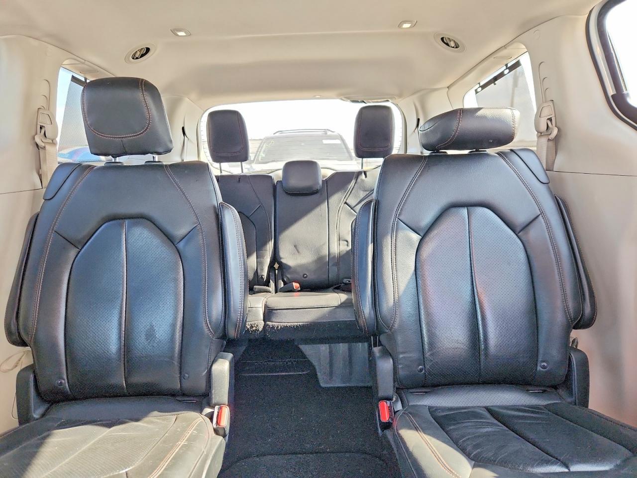2020 Chrysler Pacifica Touring l
