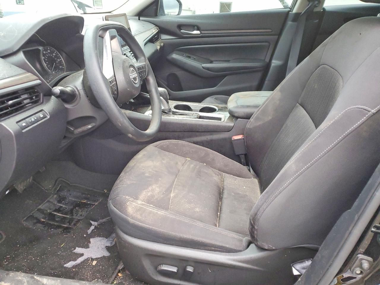 2024 Nissan Altima sv