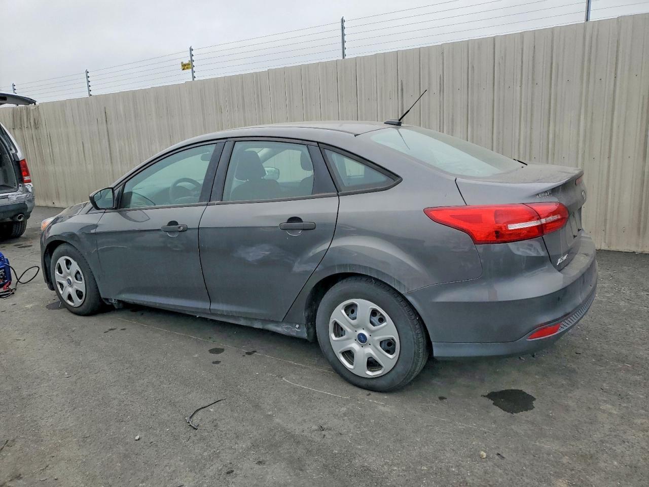 2016 Ford Focus s
