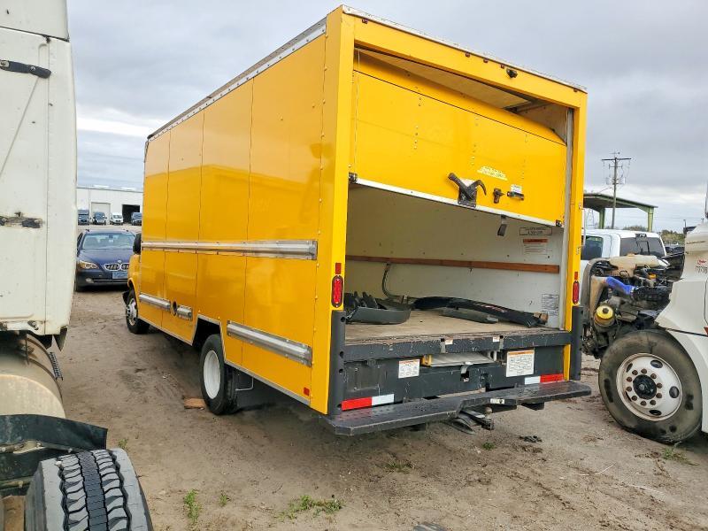 2022 GMC Savana Cut-box Truck