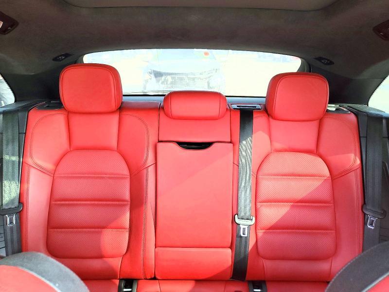 2016 Porsche Macan Turbo