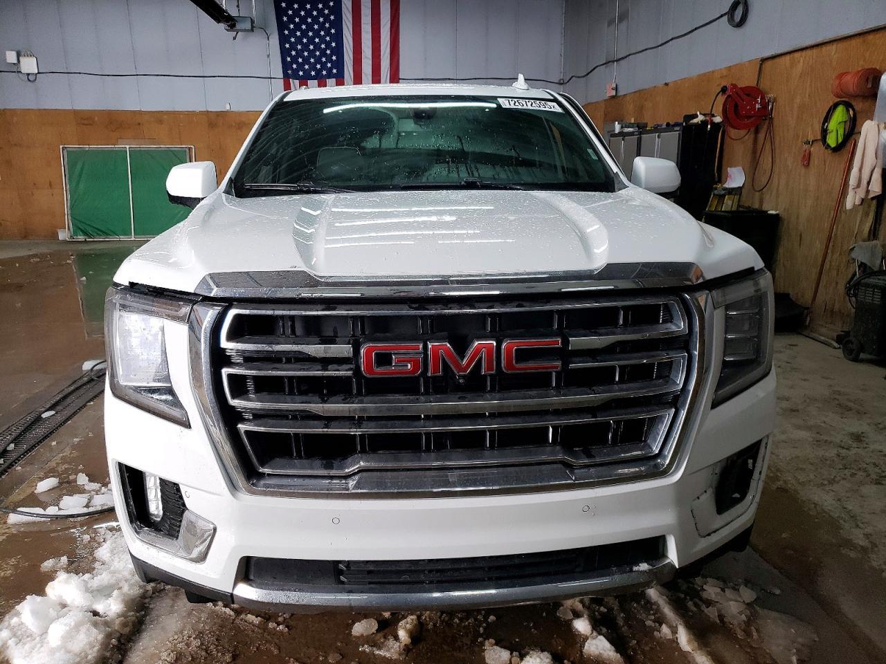 2022 GMC Yukon slt