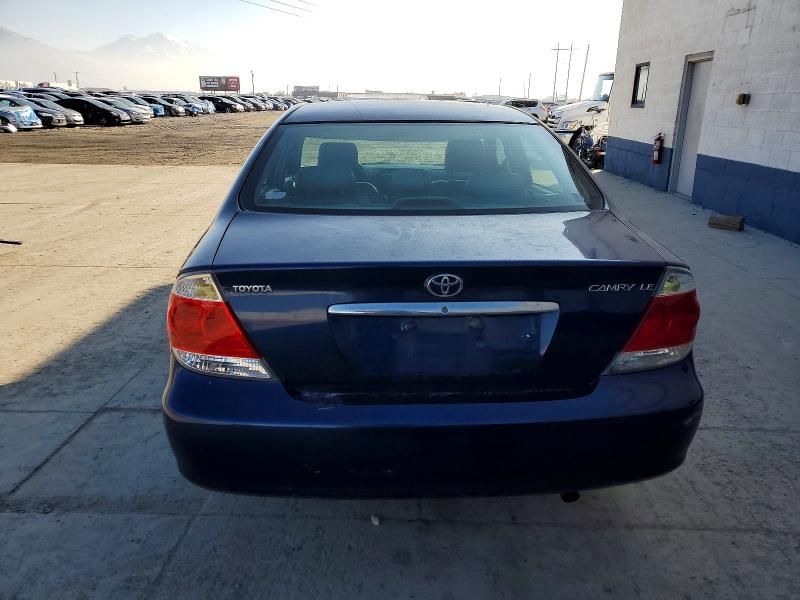 2005 Toyota Camry le