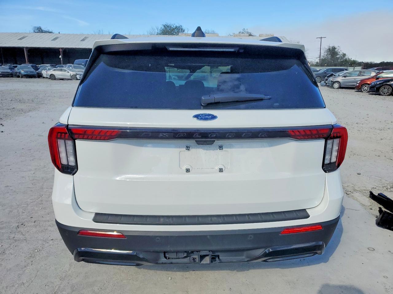2025 Ford Explorer St-line