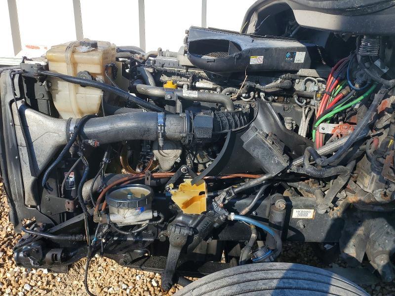 2017 Freightliner Cascadia 125 Semi Truck