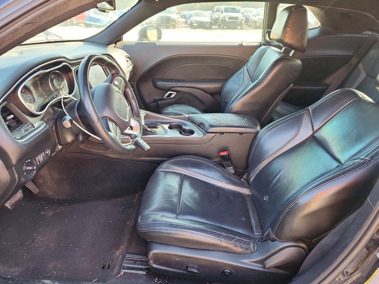 2017 Dodge Challenger sxt