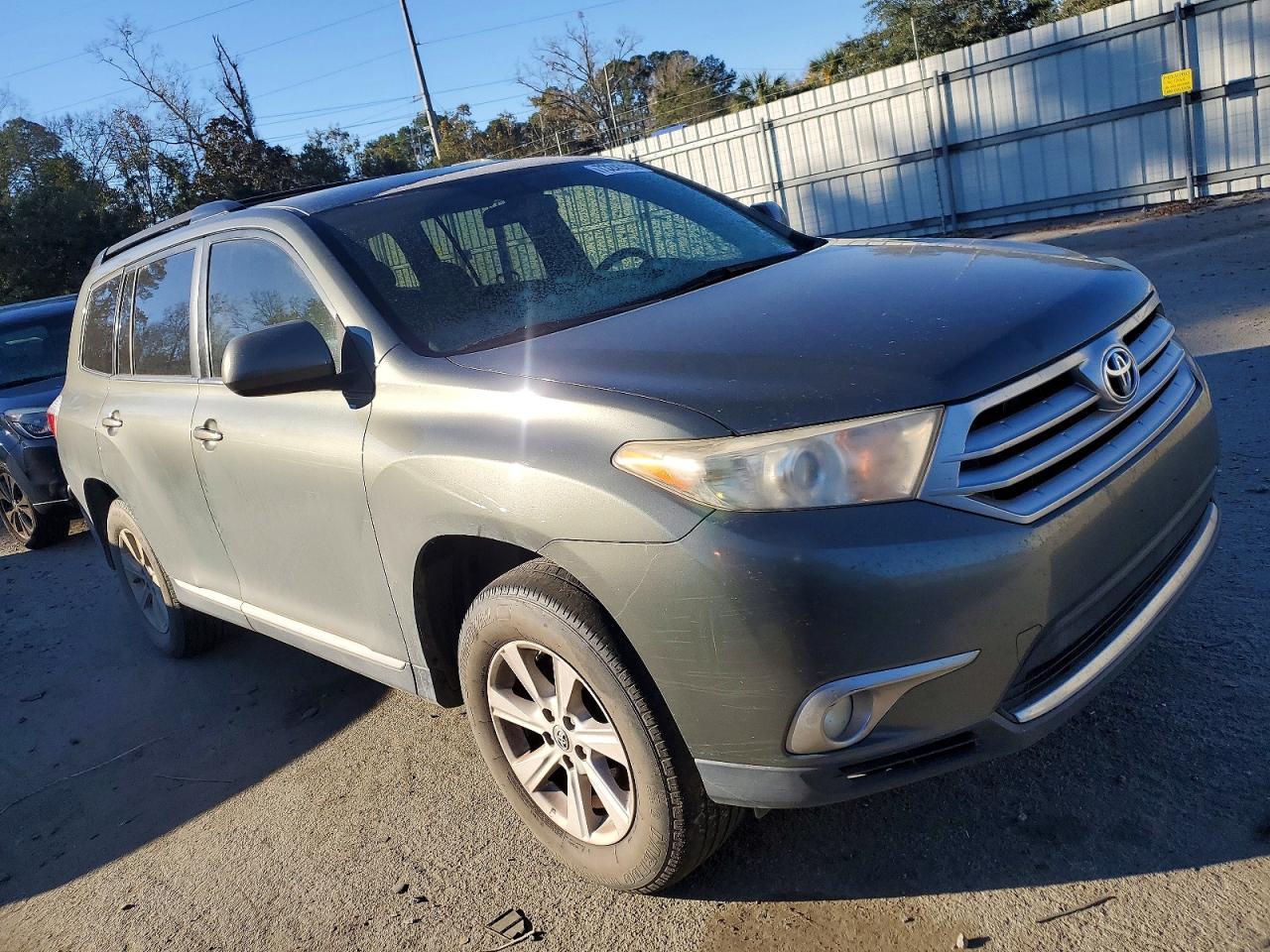 2013 Toyota Highlander Base