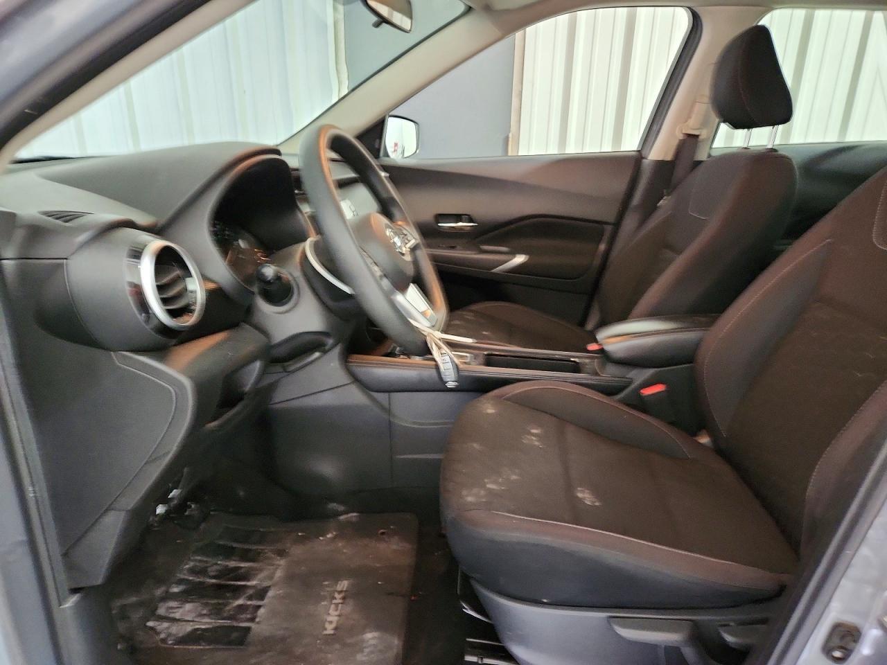 2021 Nissan Kicks sv