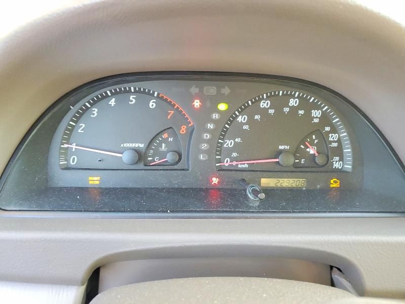 2004 Toyota Camry le