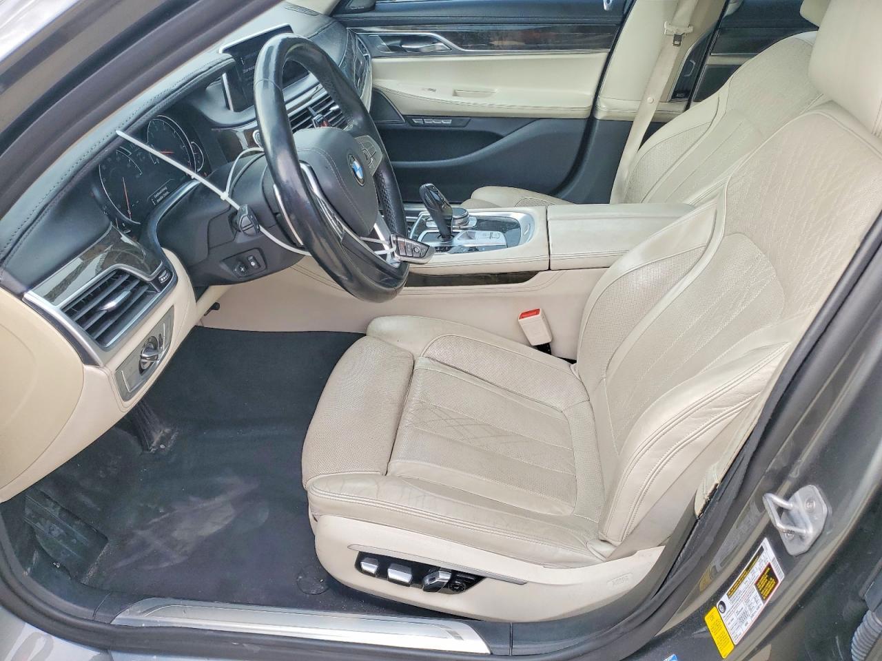 2016 BMW 740 i