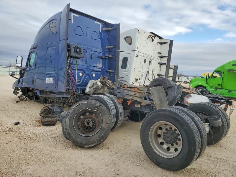 2020 Freigliner 2020 Freightliner Cascadia 126 Semi Truck