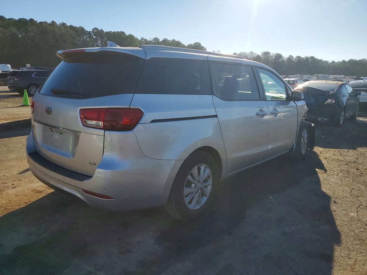 2017 KIA Sedona lx