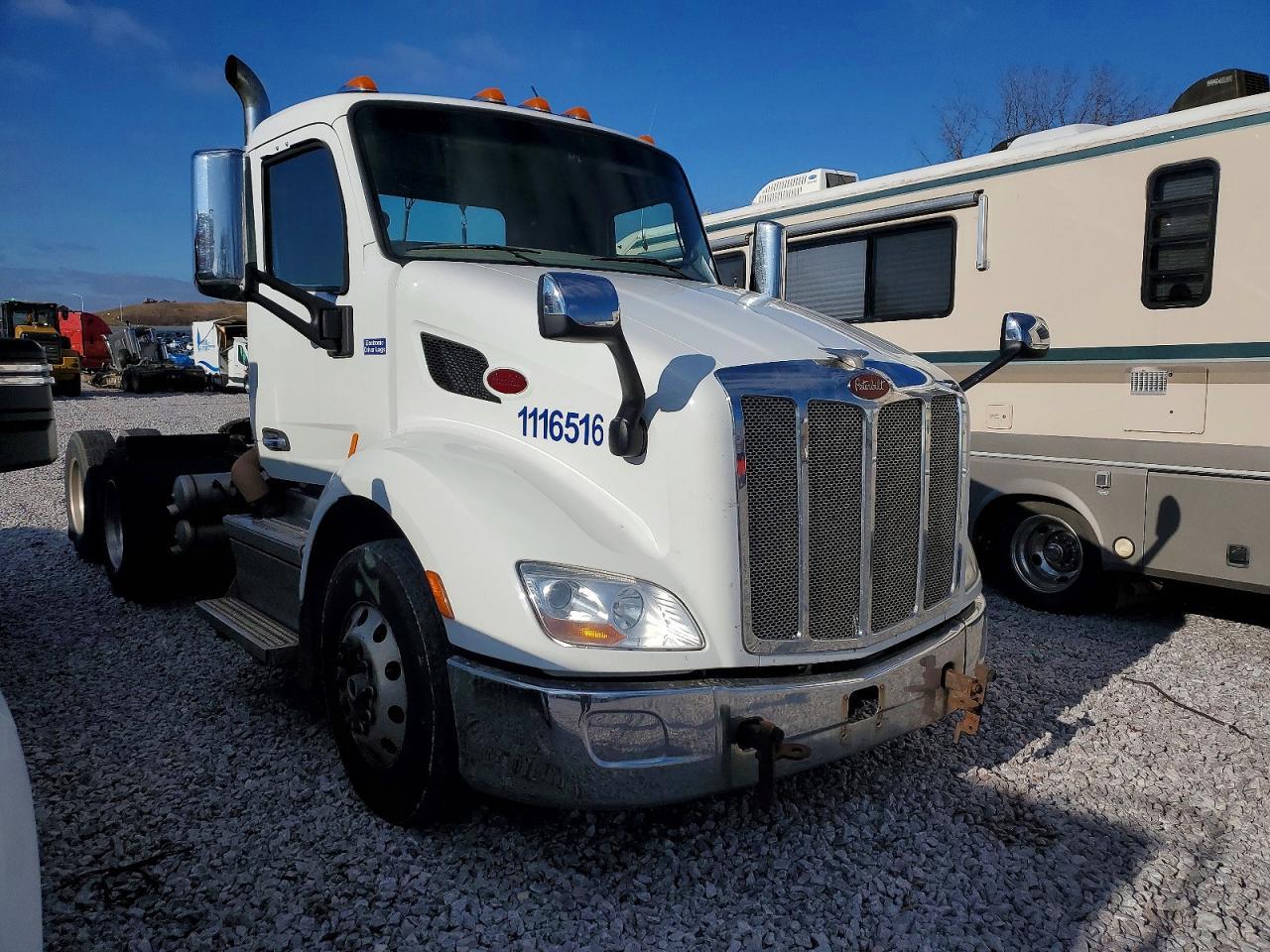 2020 Peterbilt 579 Semi Truck