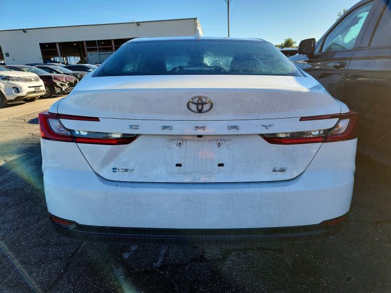 2025 Toyota Camry le