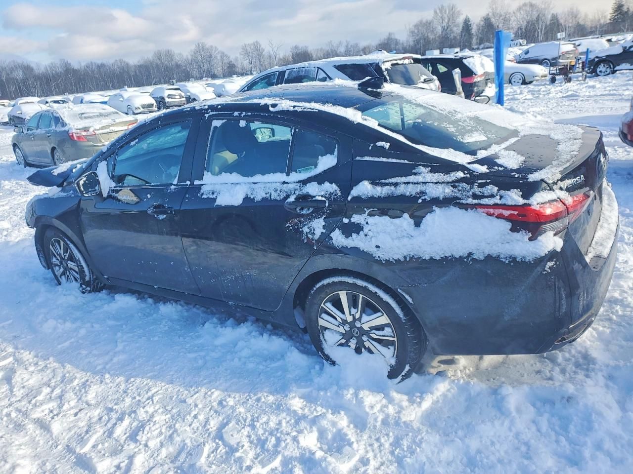 2021 Nissan Versa sv