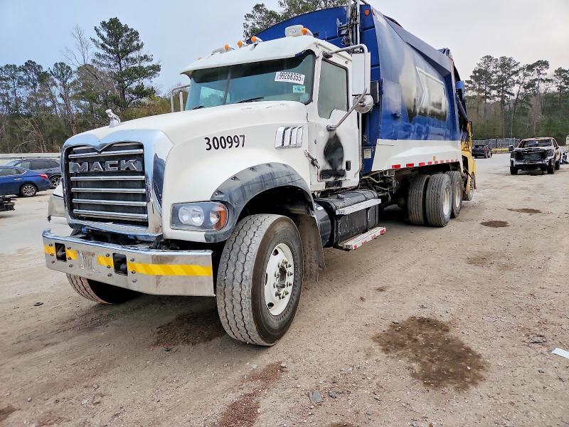2012 Mack Gu713 Refuse Truck