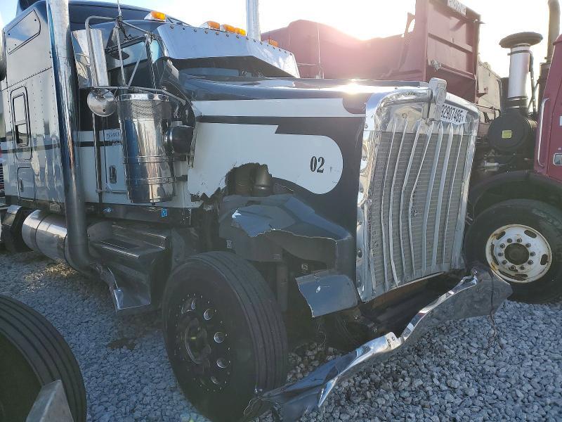 2018 Kenworth W900 Semi Truck