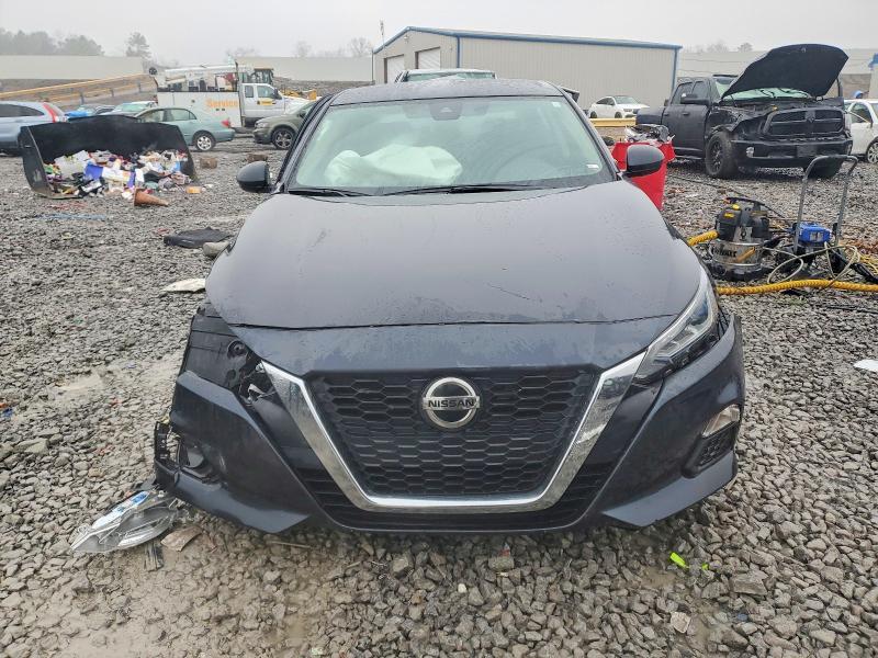 2022 Nissan Altima sv