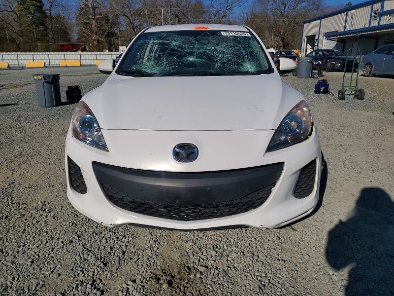 2013 Mazda 3 I