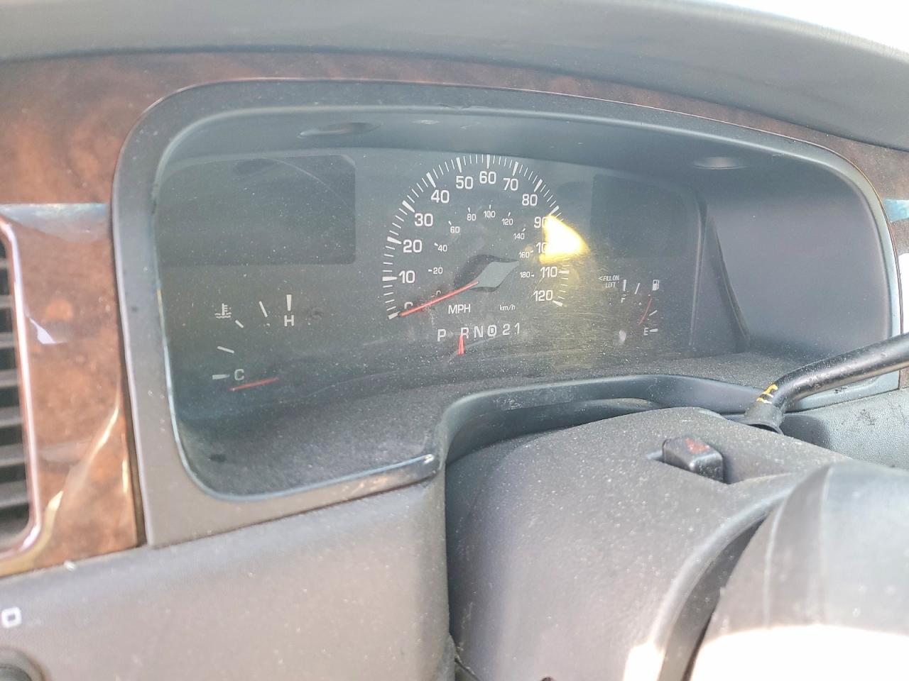 2002 Lincoln Town car Signature