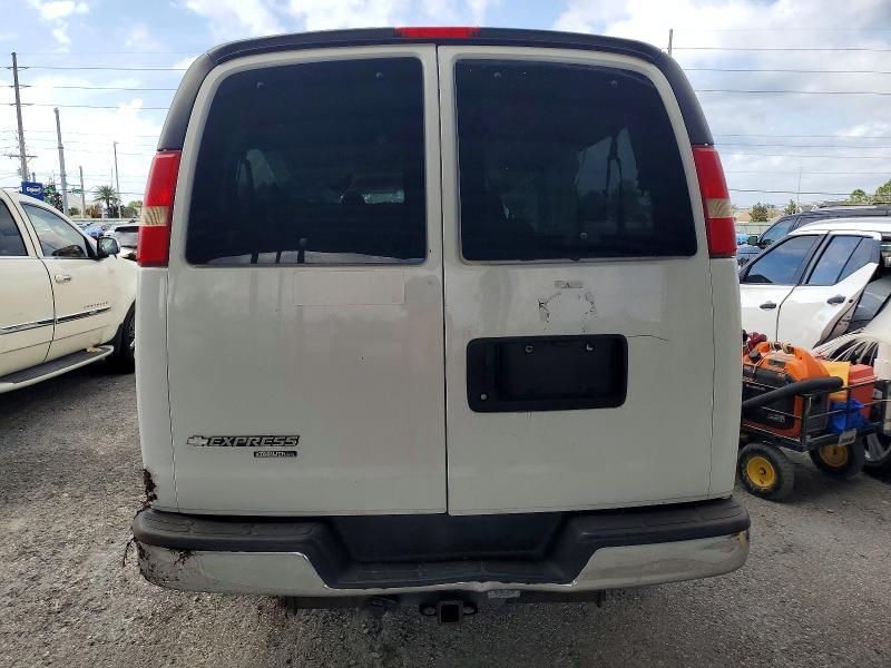 2016 Chev Express Passenger 35