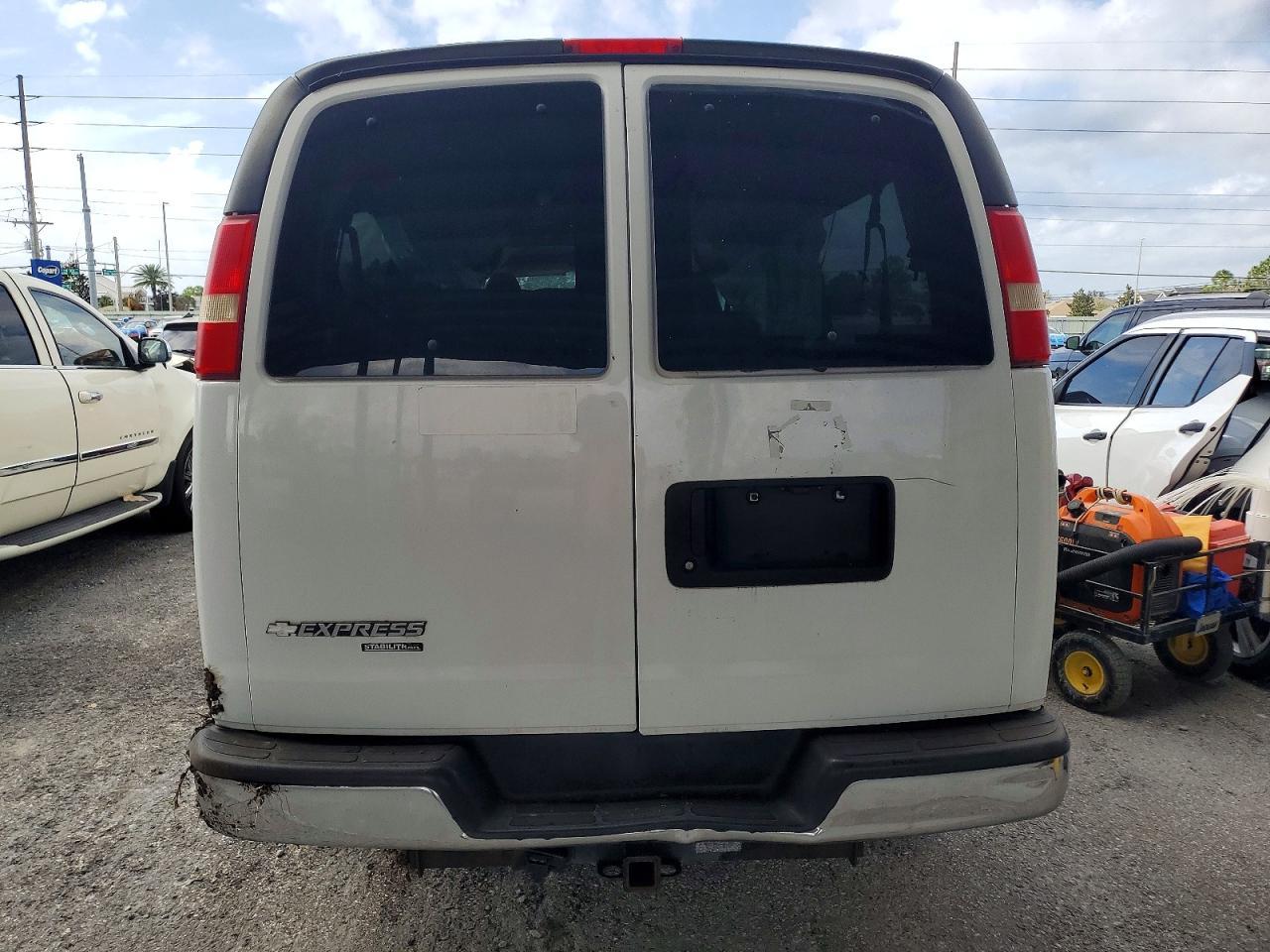 2016 Chev Express Passenger 35