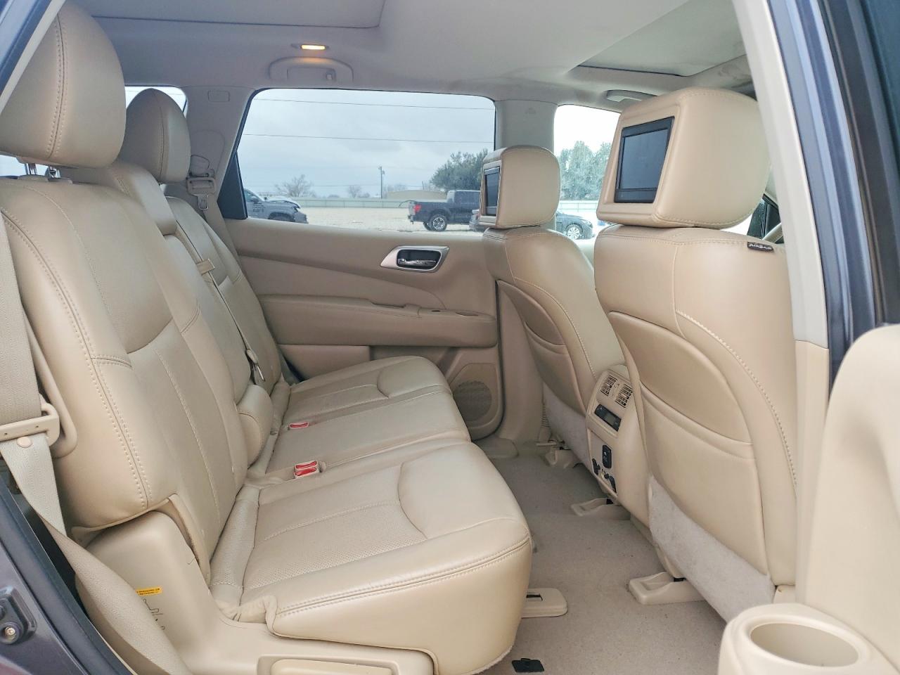 2014 Nissan Pathfinder s