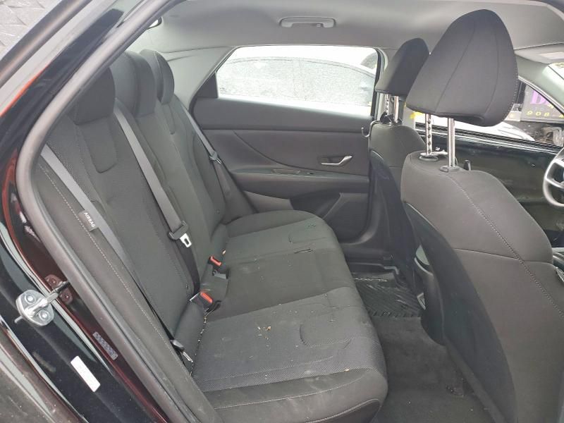 2024 Hyundai Elantra se