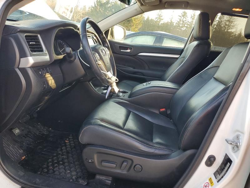 2017 Toyota Highlander se