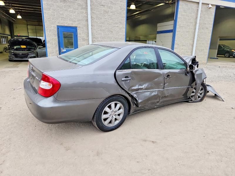 2004 Toyota Camry le