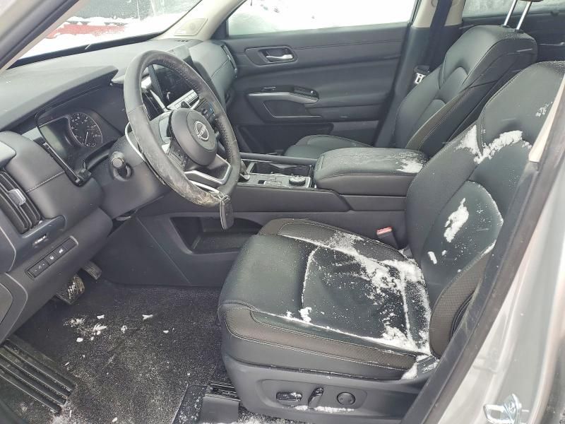 2025 Nissan Pathfinder sl