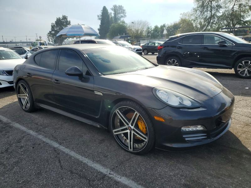 2011 Porsche Panamera 2