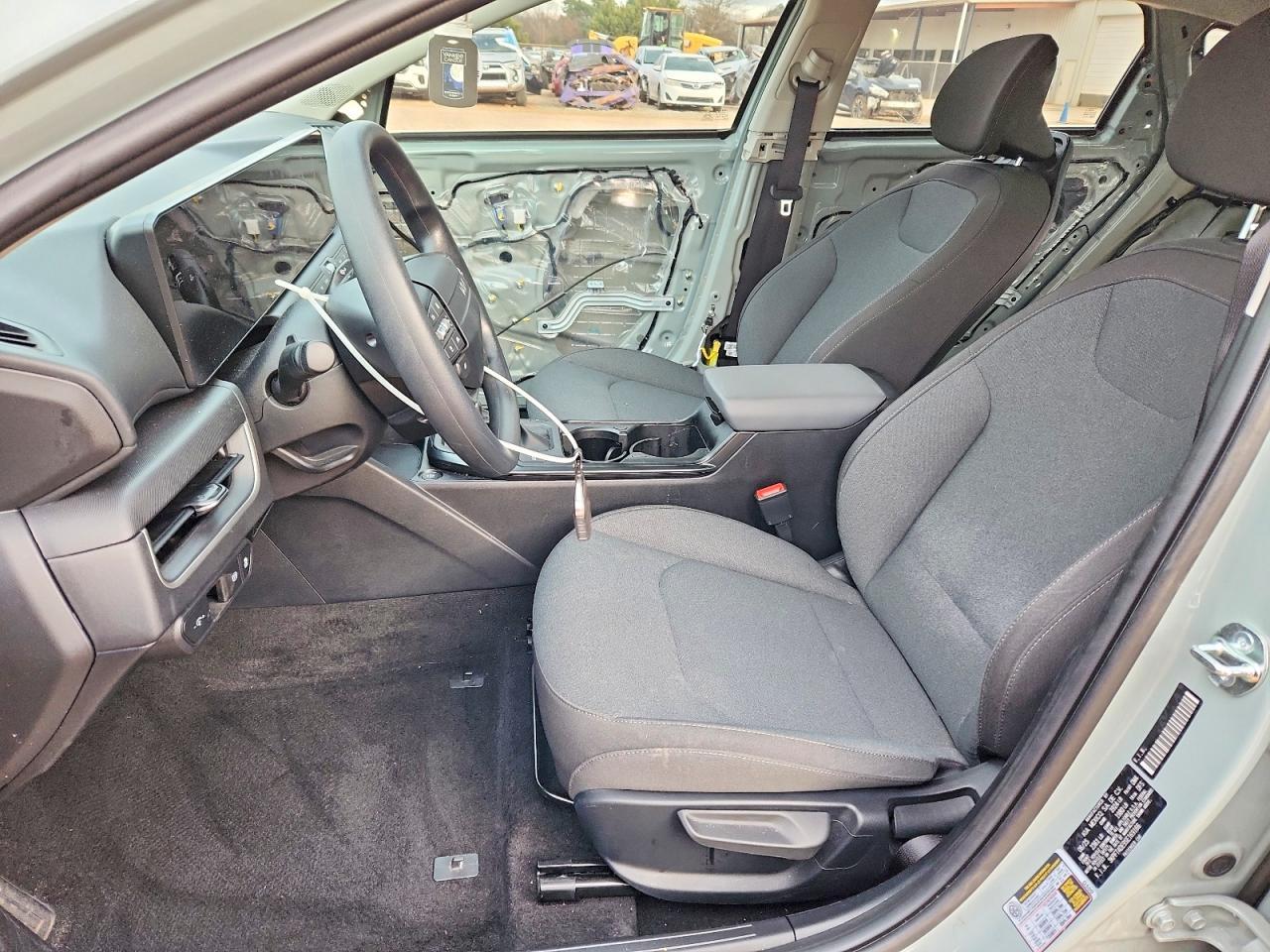 2025 KIA K4 lx
