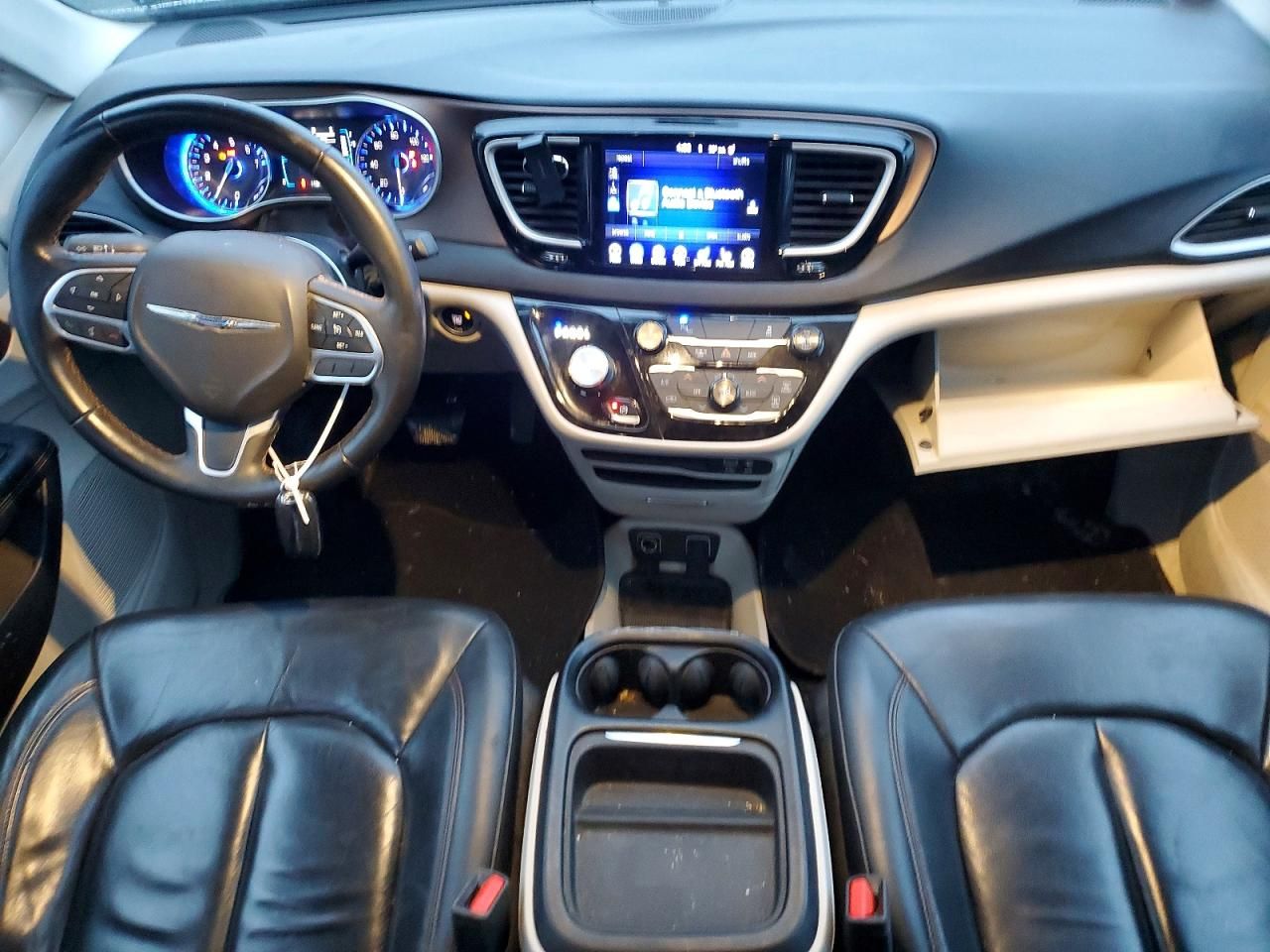 2017 Chrysler Pacifica Touring l