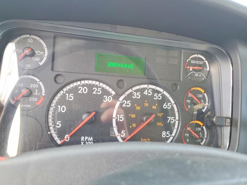 2016 Freightliner Business Class M2 box Truck