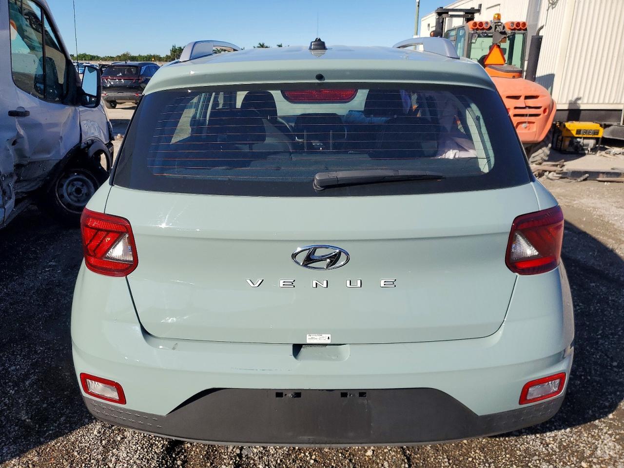 2025 Hyundai Venue sel