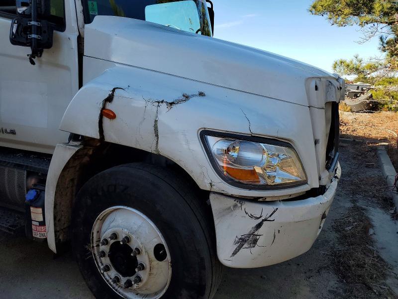 2021 Hino 268 BOX Truck