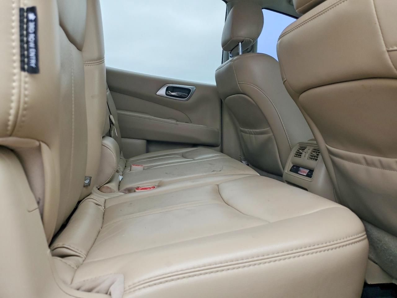 2019 Nissan Pathfinder s