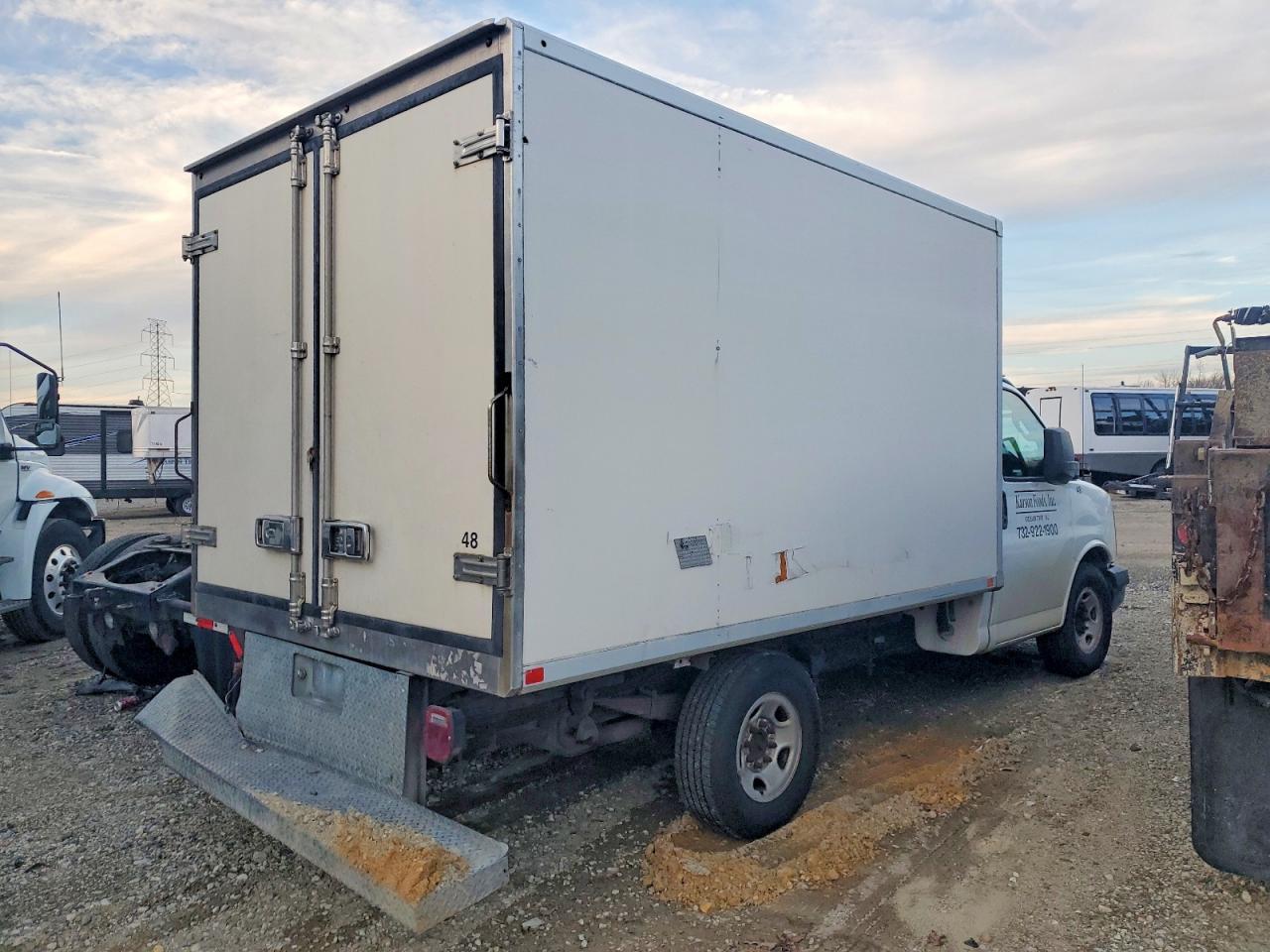2016 Chevrolet Express Refrigerated BOX Truck