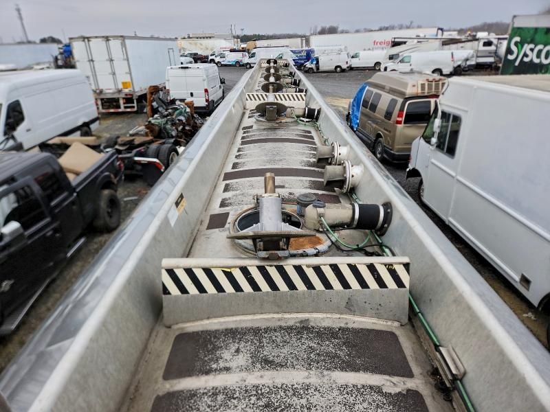 2015 Heil Tank Trailer