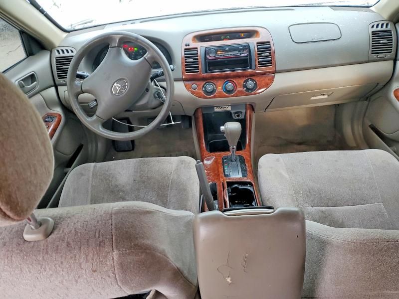 2004 Toyota Camry le