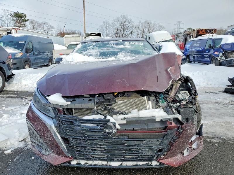 2025 Nissan Altima sv