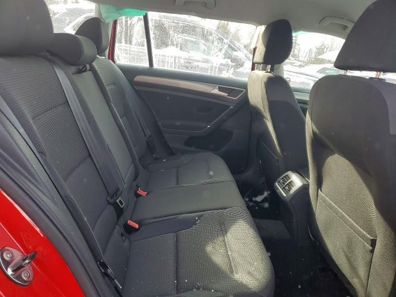 2016 Volkswagen Golf Sportwagen s