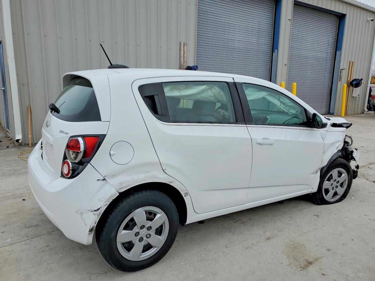 2016 Chevrolet Sonic ls