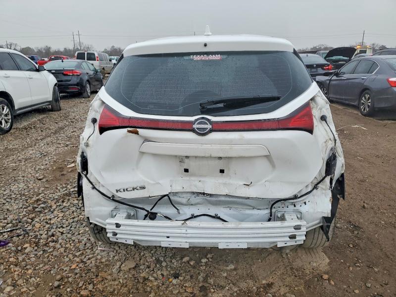 2022 Nissan Kicks s