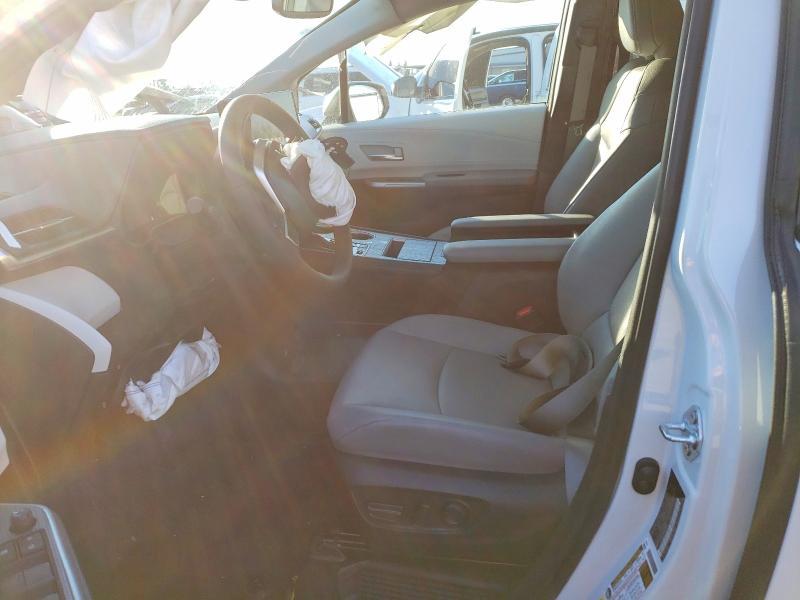 2025 Toyota Sienna xle 8-passenger