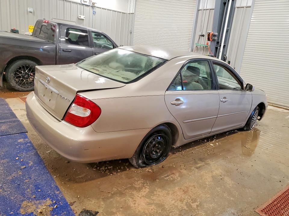 2003 Toyota Camry le