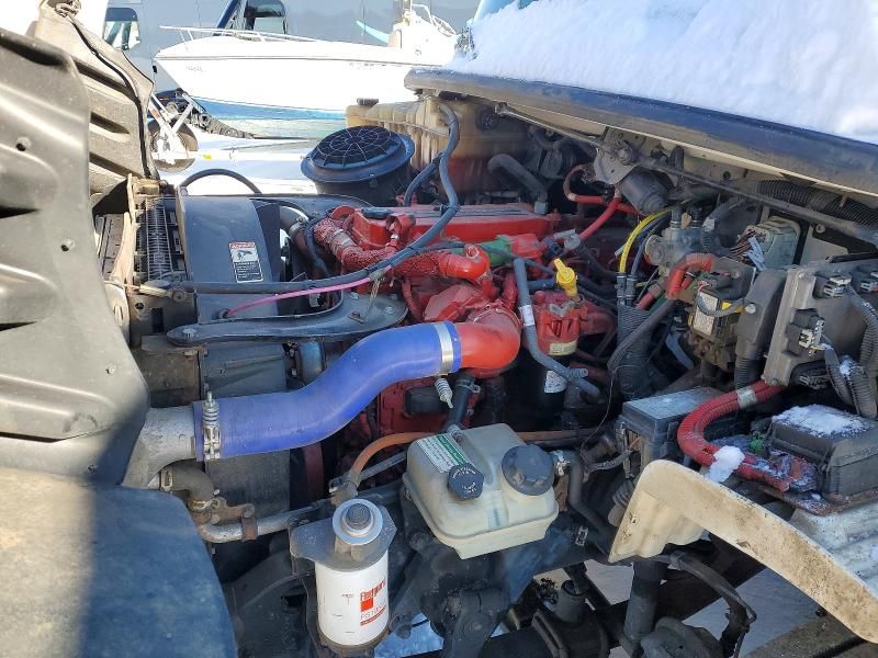 2015 Freightliner Business Class M2 box Truck